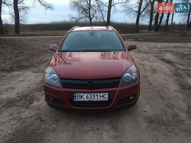 Универсал Opel Astra 2006 в Гоще