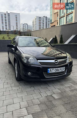 Універсал Opel Astra 2009 в Івано-Франківську