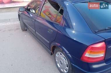 Хэтчбек Opel Astra 2001 в 