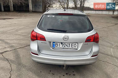 Универсал Opel Astra 2011 в Лубнах