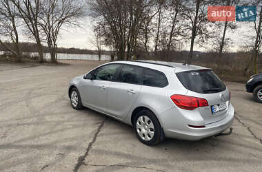 Универсал Opel Astra 2011 в Лубнах