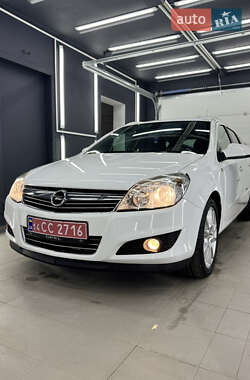 Универсал Opel Astra 2010 в Коломые