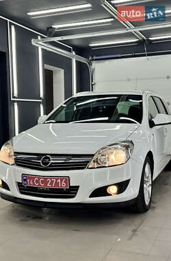 Универсал Opel Astra 2010 в Коломые