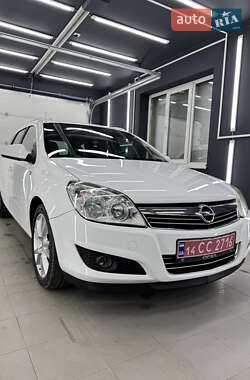 Универсал Opel Astra 2010 в Коломые