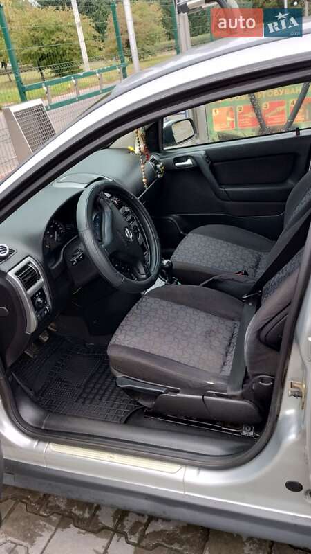 Хетчбек Opel Astra 2000 в Луцьку