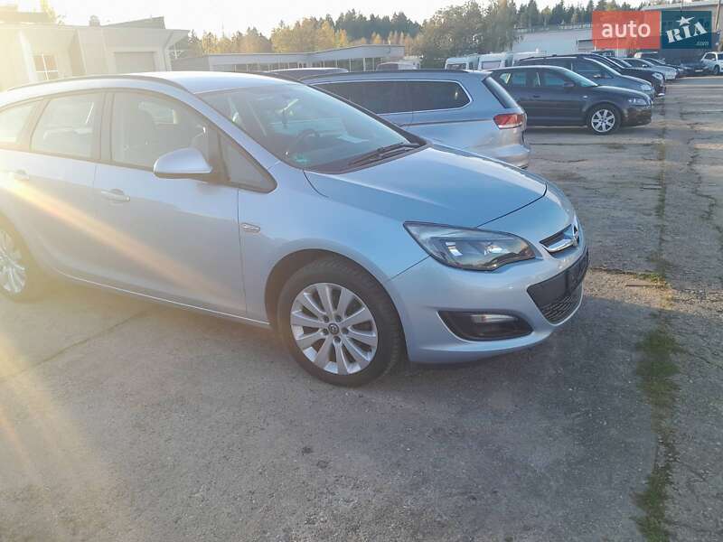 Универсал Opel Astra 2015 в 