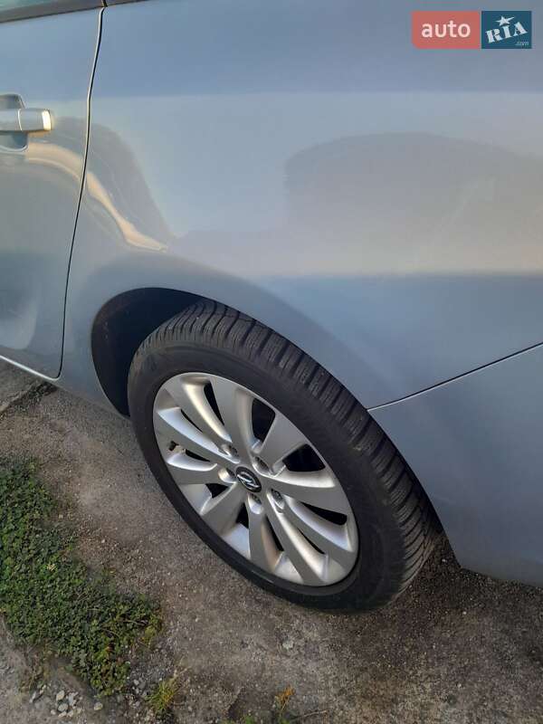 Універсал Opel Astra 2015 в Новомосковську