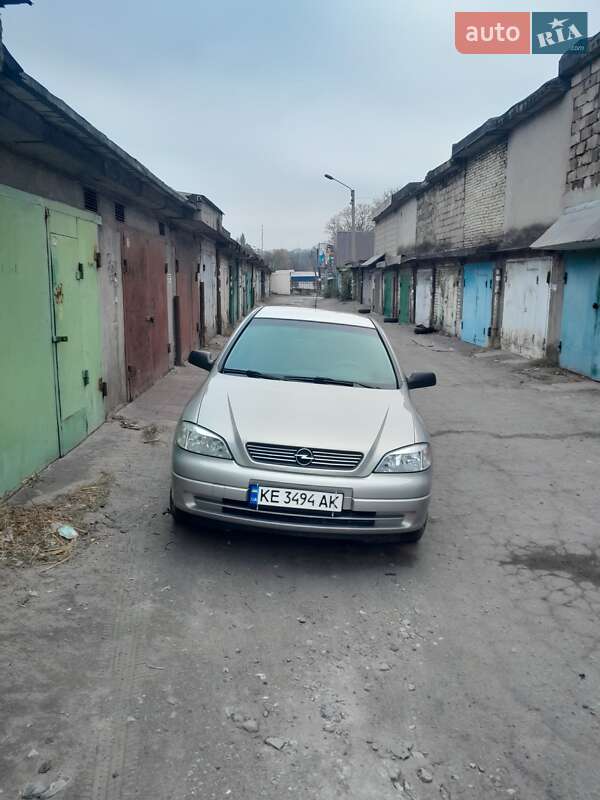 Седан Opel Astra 2008 в 
