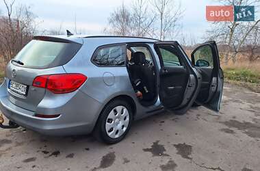 Універсал Opel Astra 2012 в 