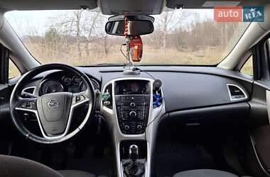 Універсал Opel Astra 2012 в 