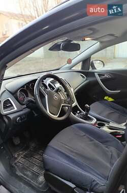 Универсал Opel Astra 2011 в 