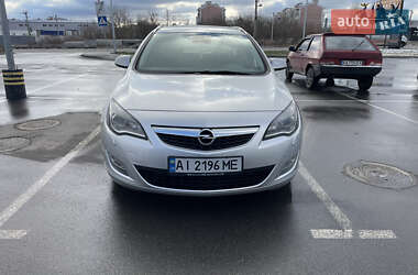 Универсал Opel Astra 2011 в 
