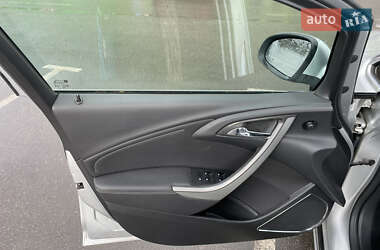 Универсал Opel Astra 2011 в 