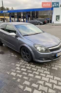 Хэтчбек Opel Astra 2005 в 