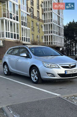 Універсал Opel Astra 2010 в Горішніх Плавнях