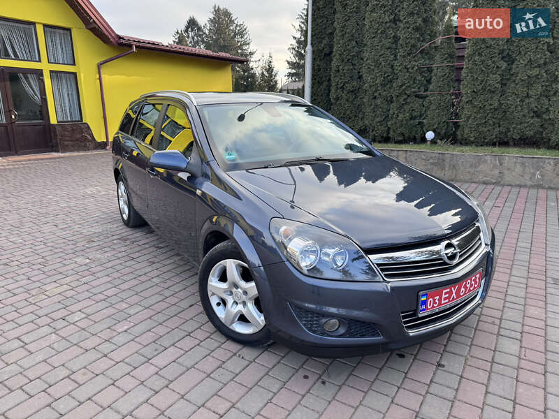 Универсал Opel Astra 2007 в Староконстантинове