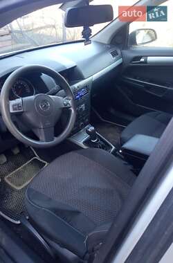 Універсал Opel Astra 2005 в 