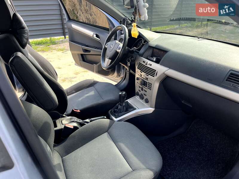 Универсал Opel Astra 2007 в Камне-Каширском