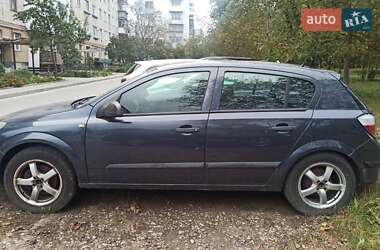 Хэтчбек Opel Astra 2006 в 
