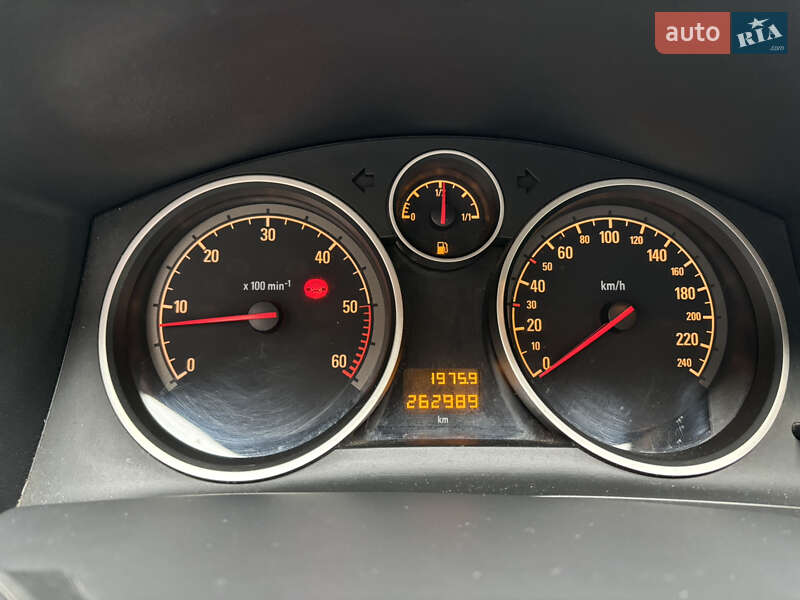 Универсал Opel Astra 2010 в Виноградове