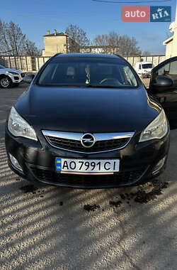 Універсал Opel Astra 2011 в Запоріжжі