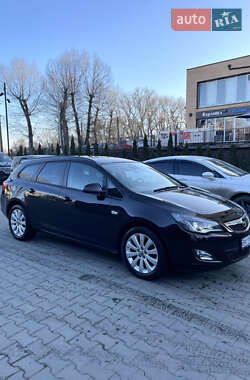 Универсал Opel Astra 2012 в Хмельницком