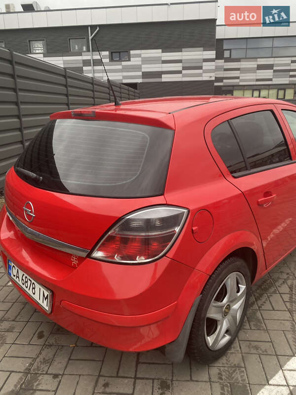 Хетчбек Opel Astra 2012 в Черкасах