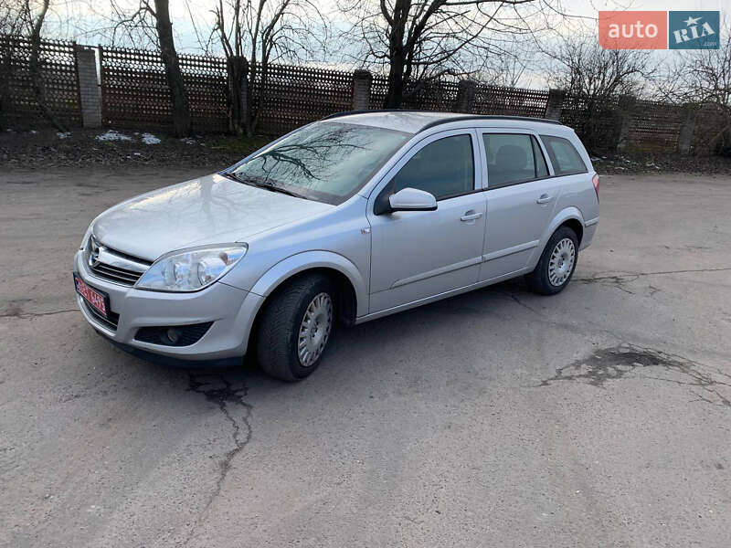 Универсал Opel Astra 2008 в Горохове