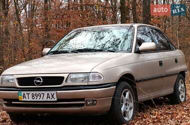 Седан Opel Astra 1997 в Тлумаче