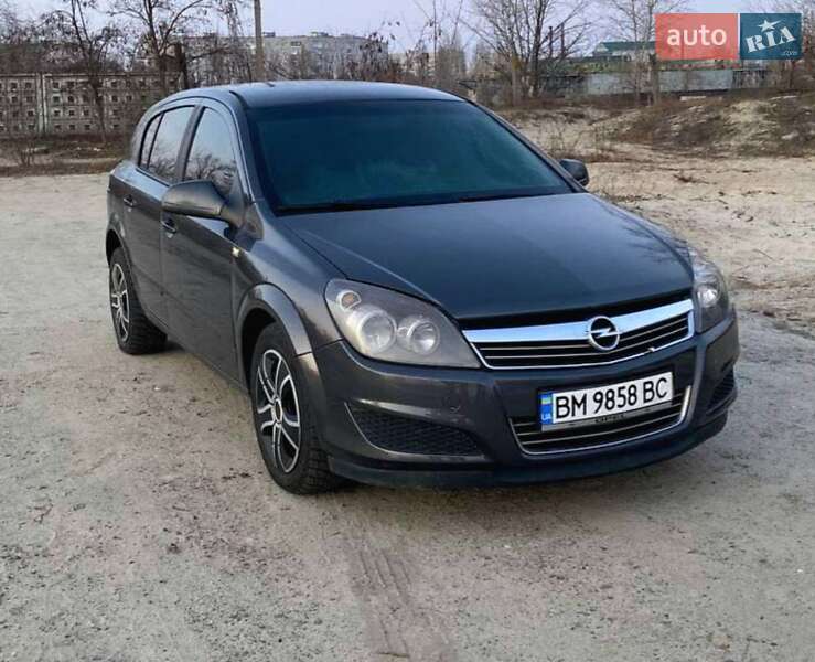 Хэтчбек Opel Astra 2012 в Кременчуге