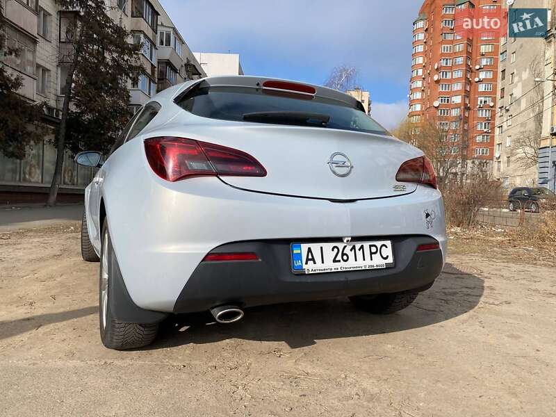 Хэтчбек Opel Astra 2013 в Киеве