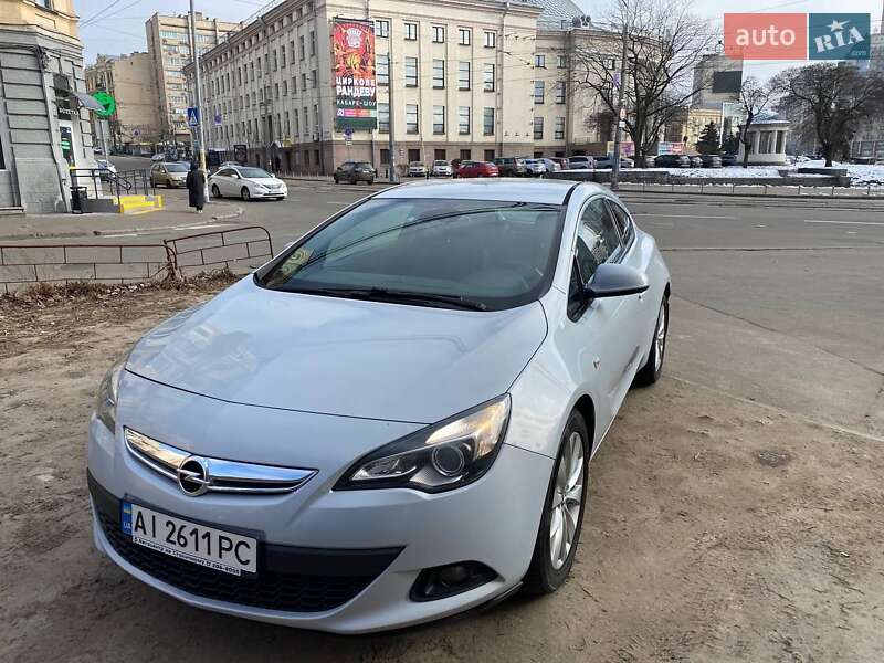 Хэтчбек Opel Astra 2013 в Киеве