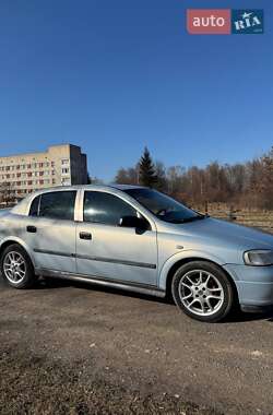 Седан Opel Astra 2004 в Тячеві