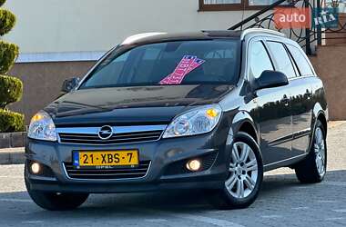 Універсал Opel Astra 2010 в Дрогобичі