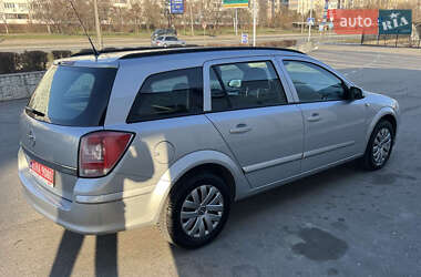 Универсал Opel Astra 2010 в 