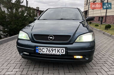 Седан Opel Astra 2005 в Золочеве