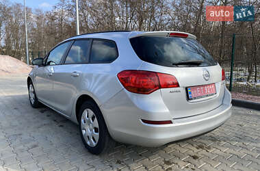 Универсал Opel Astra 2011 в Кременчуге