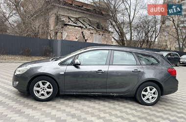 Универсал Opel Astra 2011 в Житомире