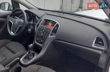 Універсал Opel Astra 2014 в Черкасах