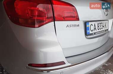 Універсал Opel Astra 2014 в Черкасах