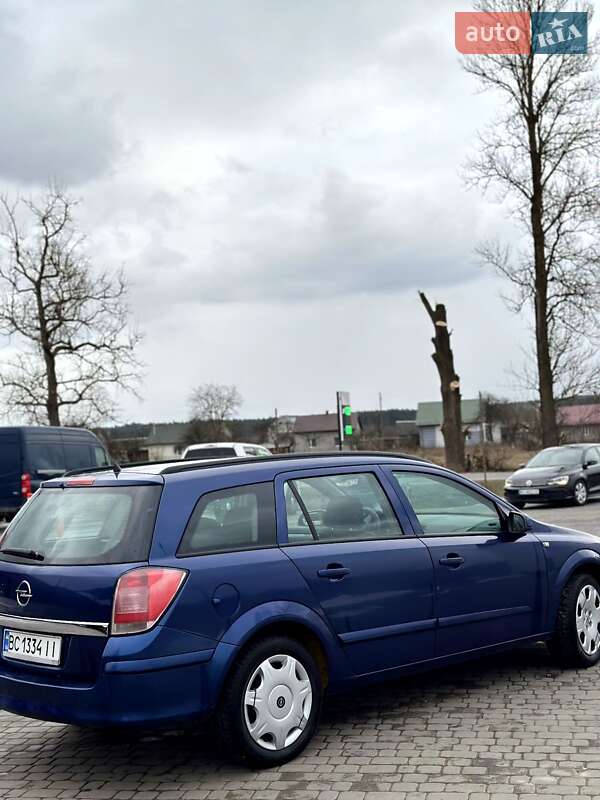 Универсал Opel Astra 2004 в Яворове