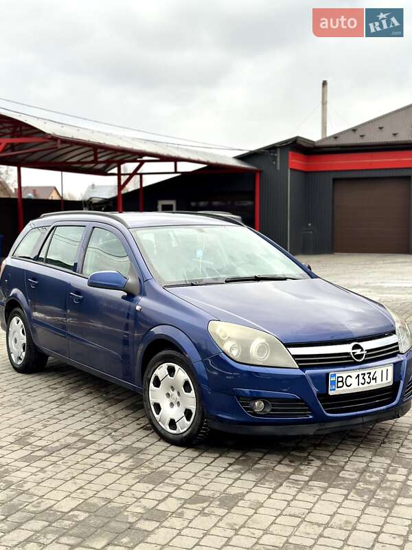 Универсал Opel Astra 2004 в Яворове