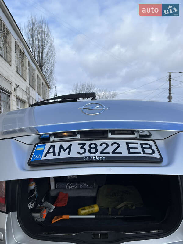 Универсал Opel Astra 2008 в Житомире
