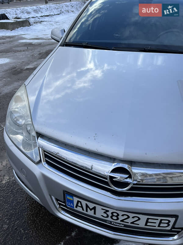 Универсал Opel Astra 2008 в Житомире