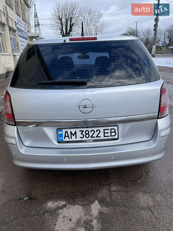 Универсал Opel Astra 2008 в Житомире