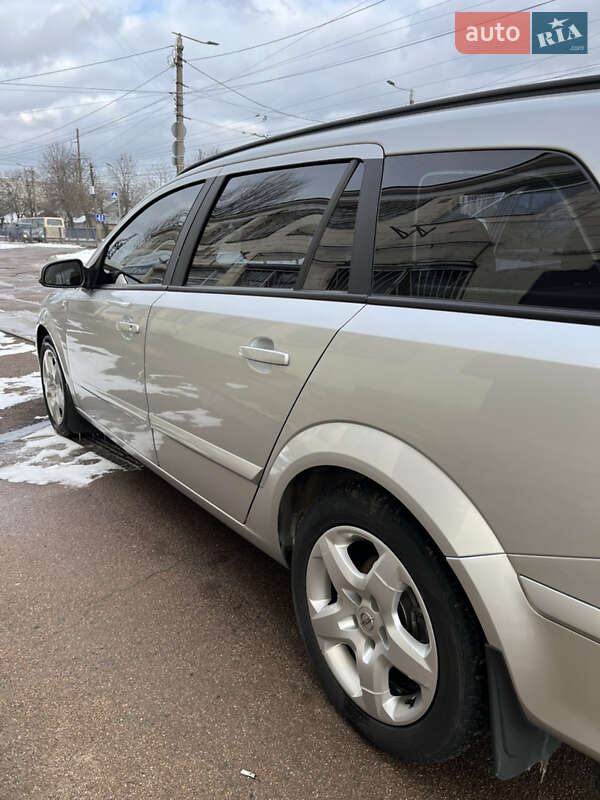 Универсал Opel Astra 2008 в Житомире