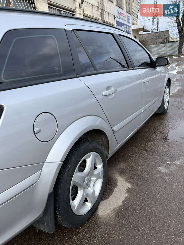 Универсал Opel Astra 2008 в Житомире
