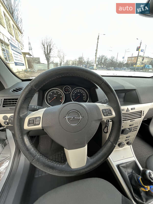 Универсал Opel Astra 2008 в Житомире