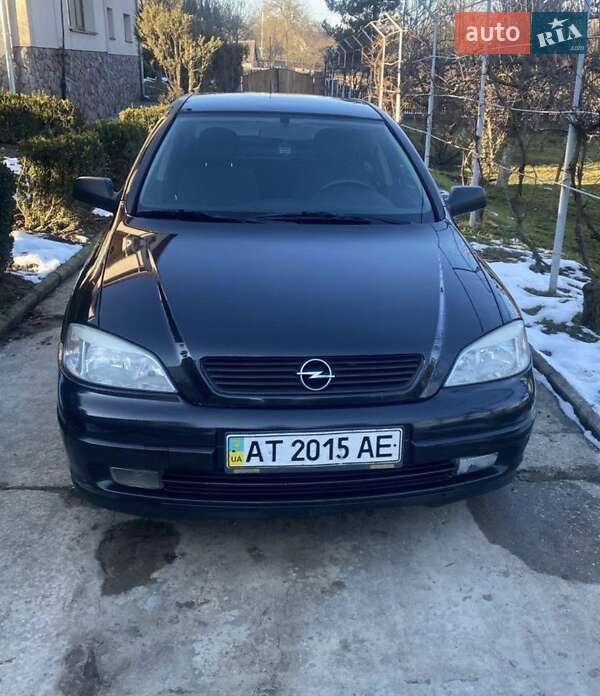 Седан Opel Astra 2006 в 