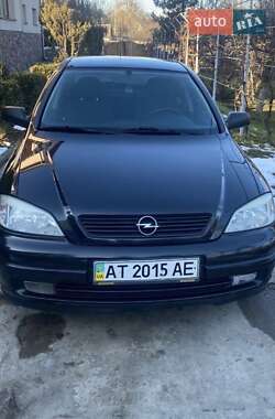 Седан Opel Astra 2006 в 
